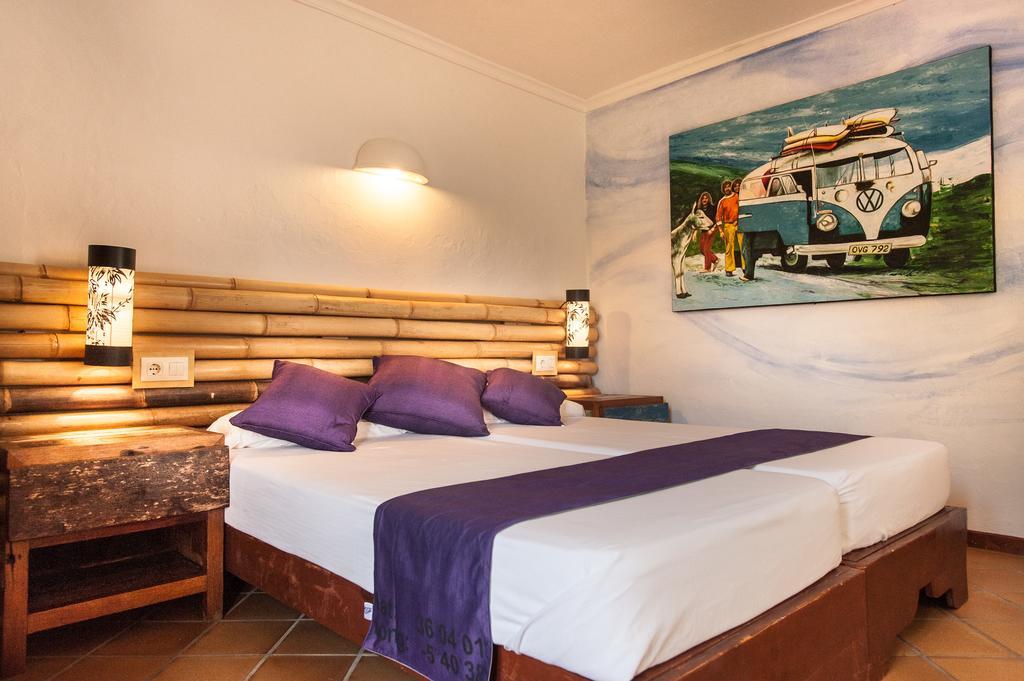 100% Fun Hotel Tarifa Luaran gambar