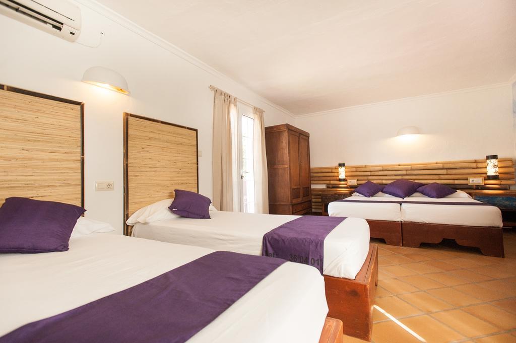 100% Fun Hotel Tarifa Luaran gambar