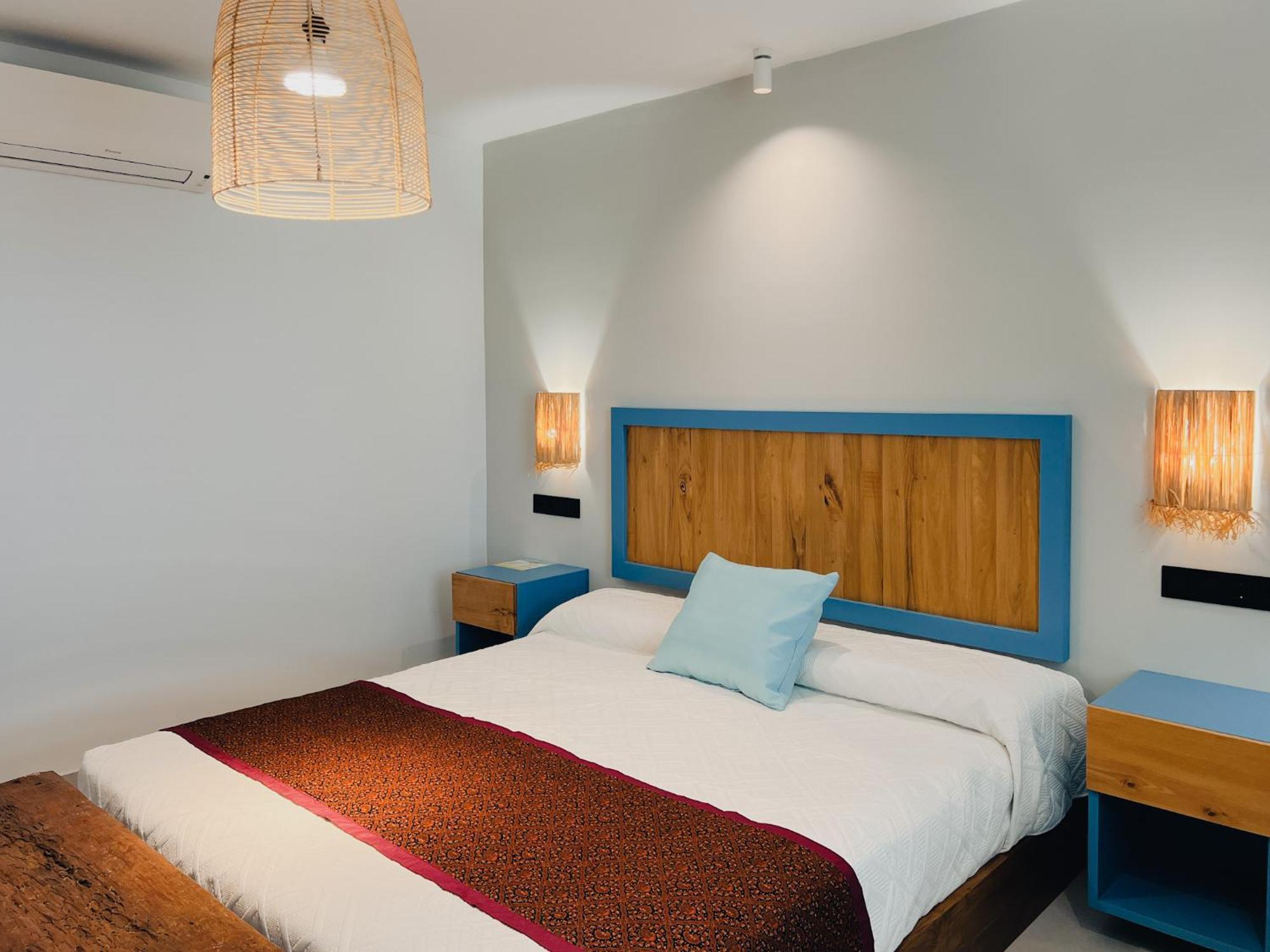100% Fun Hotel Tarifa Luaran gambar