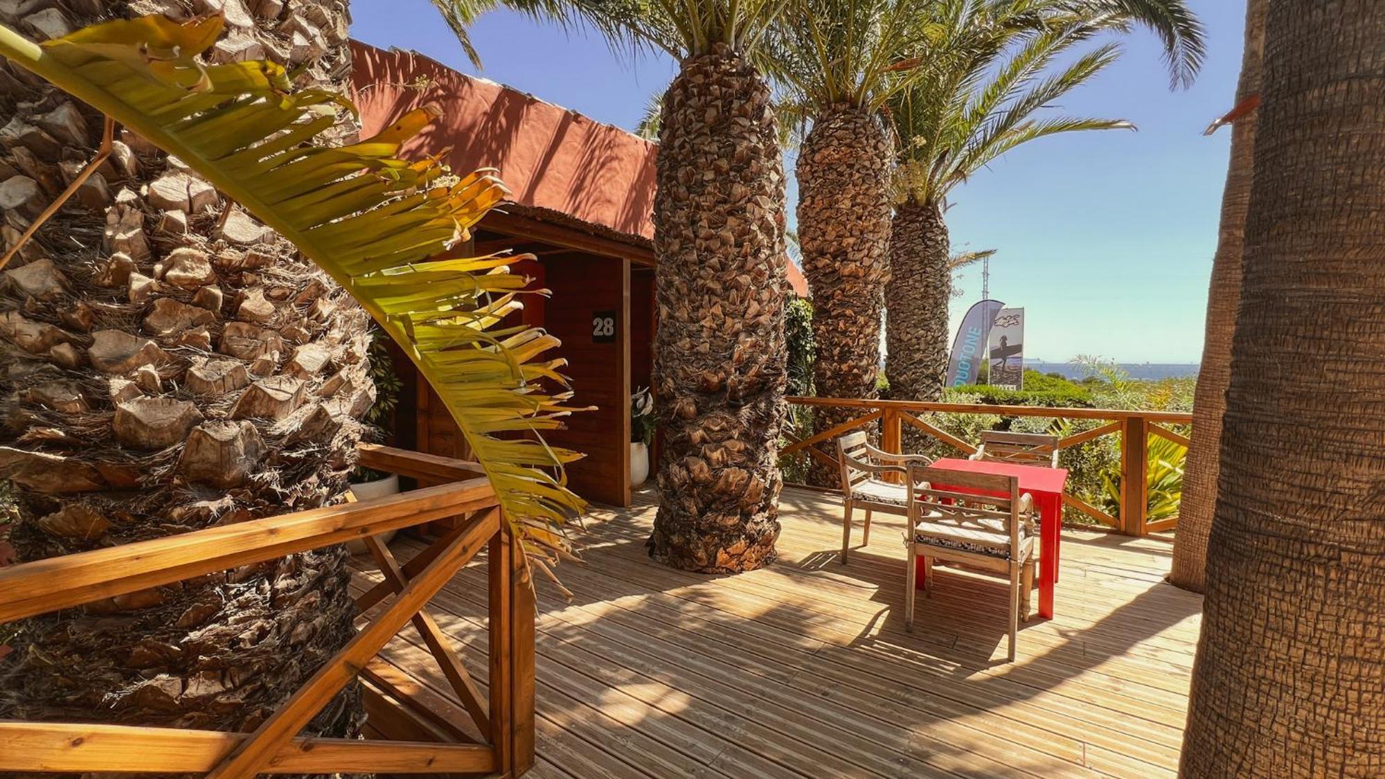 100% Fun Hotel Tarifa Luaran gambar