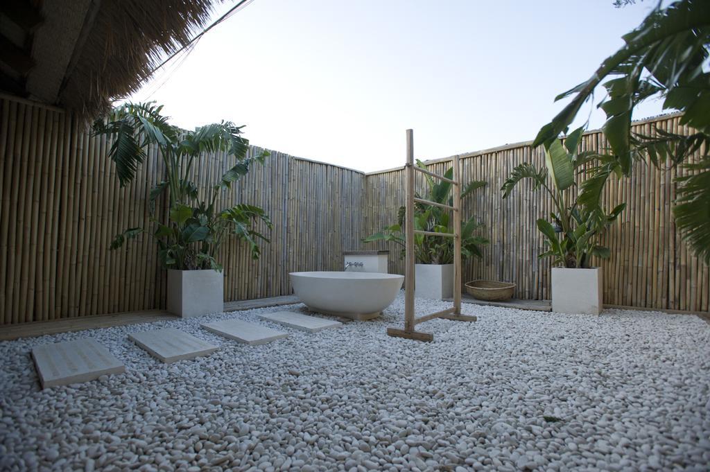 100% Fun Hotel Tarifa Luaran gambar