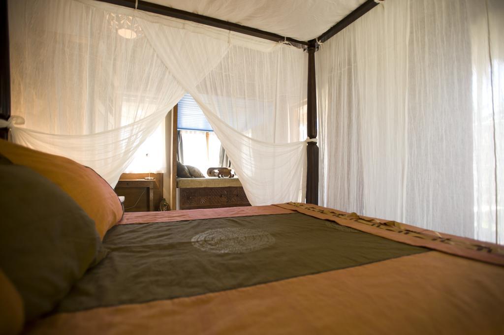 100% Fun Hotel Tarifa Luaran gambar